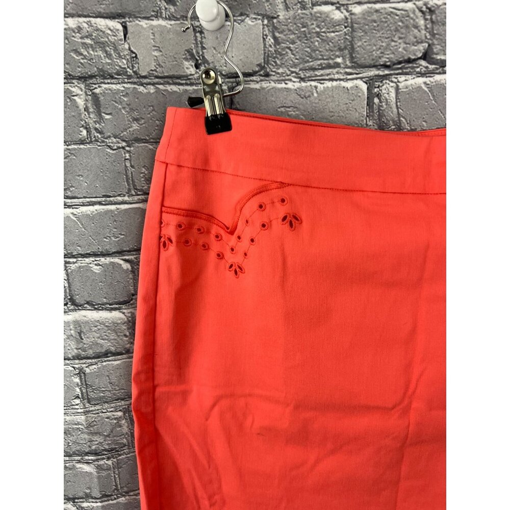 NWT Chico's Size 2.5 US 14 So Slimming Brigitte Coral Eyelet Scalloped Twill Sk - Picture 8 of 9